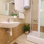 Apartman Mediterranean House - Two Bedroom With Terrace And Sea View