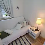 Mediterranean House - Two Bedroom With Terrace And Sea View Apartman Klek