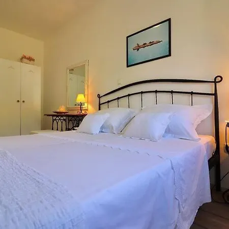 Mediterranean House - Two Bedroom With Terrace And Sea View Apartman