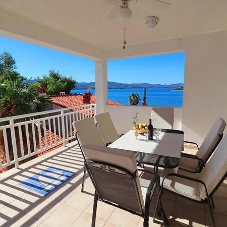 Mediterranean House - Two Bedroom With Terrace And Sea View Apartman
