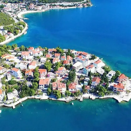 Apartman Mediterranean House - Two Bedroom With Terrace And Sea View