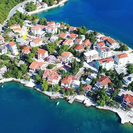 Apartman Mediterranean House - Two Bedroom With Terrace And Sea View