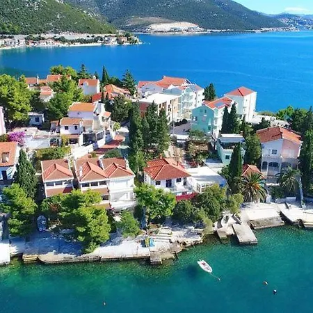 Mediterranean House - Two Bedroom With Terrace And Sea View Apartman