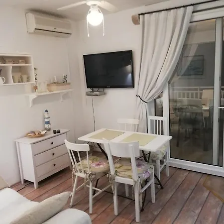 Apartman Mediterranean House - Two Bedroom With Terrace And Sea View Klek