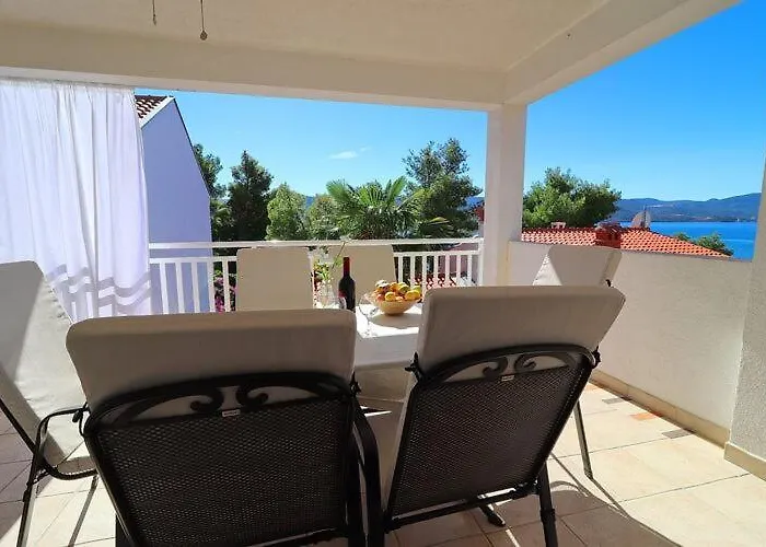Mediterranean House - Two Bedroom With Terrace And Sea View Daire *