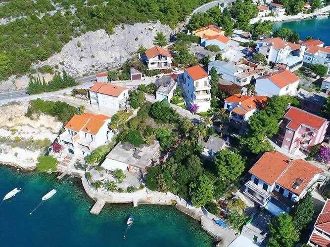 Daire Mediterranean House - Two Bedroom With Terrace And Sea View Klek