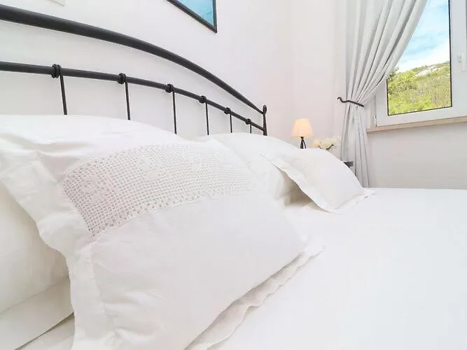 Mediterranean House - Two Bedroom With Terrace And Sea View