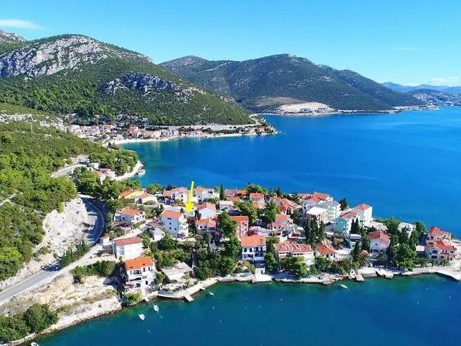 Daire Mediterranean House - Two Bedroom With Terrace And Sea View Klek