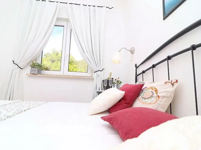 Mediterranean House - Two Bedroom With Terrace And Sea View *