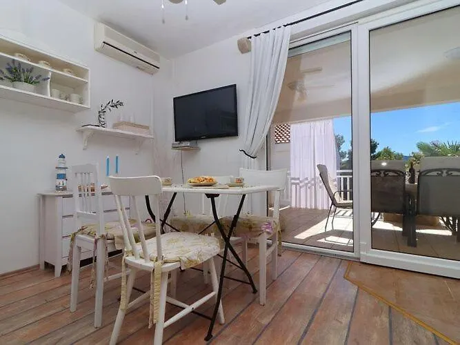 Mediterranean House - Two Bedroom With Terrace And Sea View Daire *